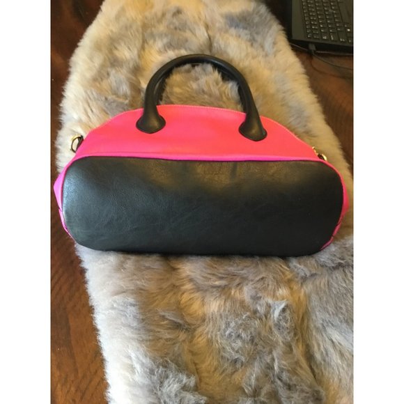 Betsey Johnson Fuchsia Pink Handbag or Crossbody Purse NWOT - Picture 6 of 11